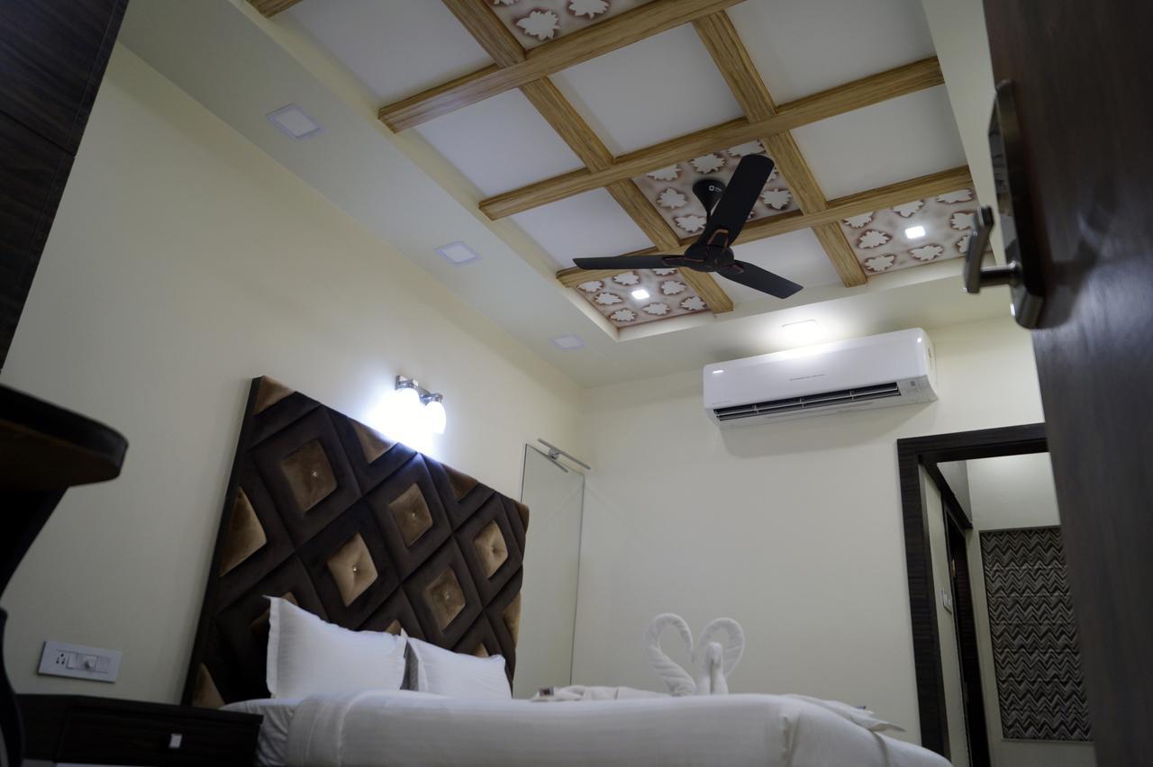 Hotel Silver Arcade Māldah 外观 照片