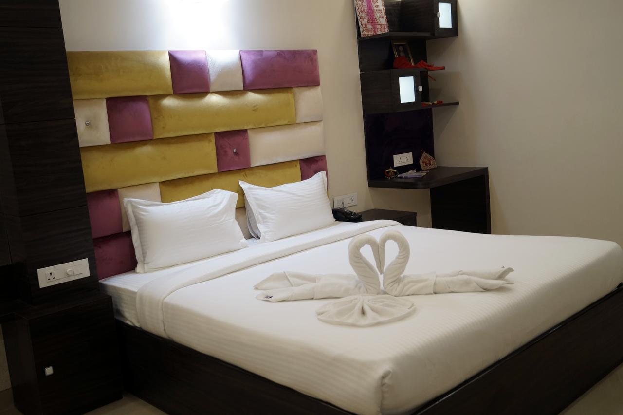 Hotel Silver Arcade Māldah 外观 照片